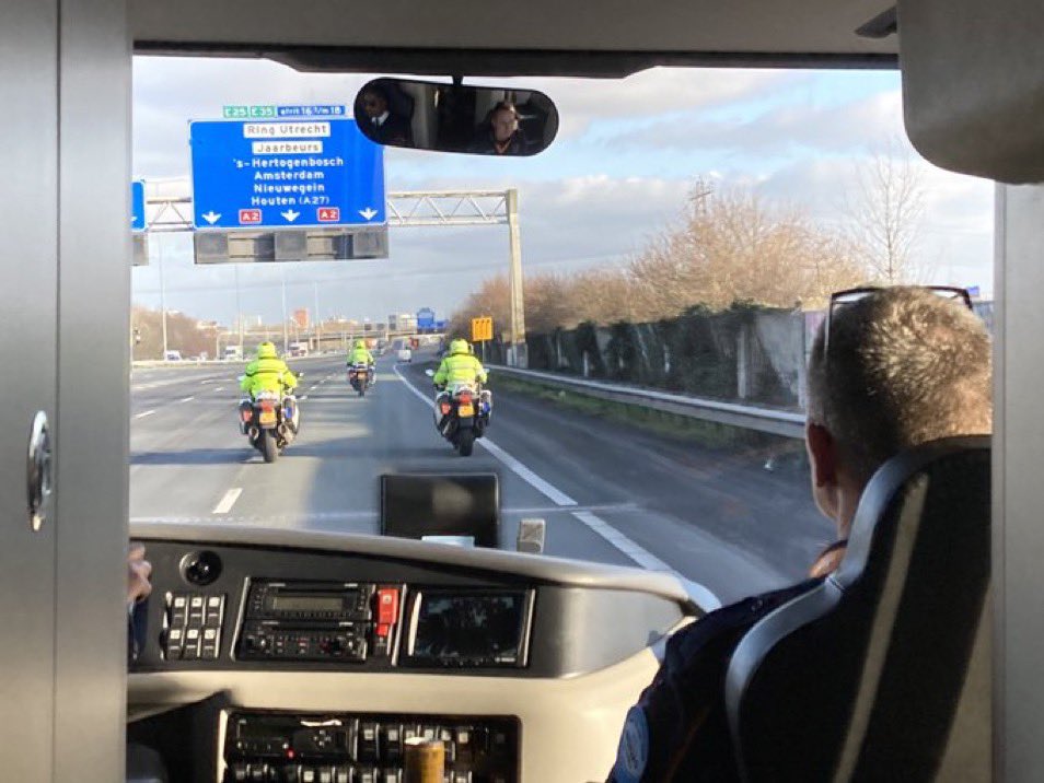 Onderweg naar vliegbasis Eindhoven om met <a href="/USARNL/">USAR.NL</a> naar Turkije te vliegen. Hopelijk kunnen we de zo nodige hulp daar gaan bieden. (Foto <a href="/Job_Kramer/">Job Kramer</a>)