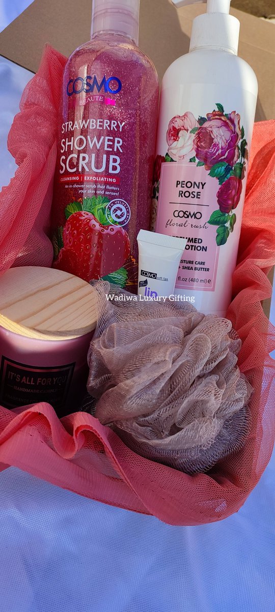 Tatae011's tweet photo. Bath set for Her😍Shower Scrub, Body Lotion, scented candle, loofah, lip balm and bathing gloves. $20. Contact us on+263771824408 https://t.co/4ZKvriz8PR