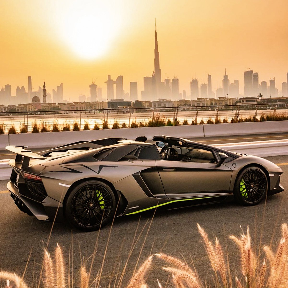 bulldaysnetwork's tweet photo. I riflettori sono ora puntati sullo skyline emiratino per dare vita a uno spettacolo mai visto prima. 🇮🇹 

BULL DAYS DUBAI: 17.18.19 marzo 2023 
https://t.co/rOUc371awd
🎞 JOIN Bull Days Community &amp; Web Series! https://t.co/uHgK6ywSC1