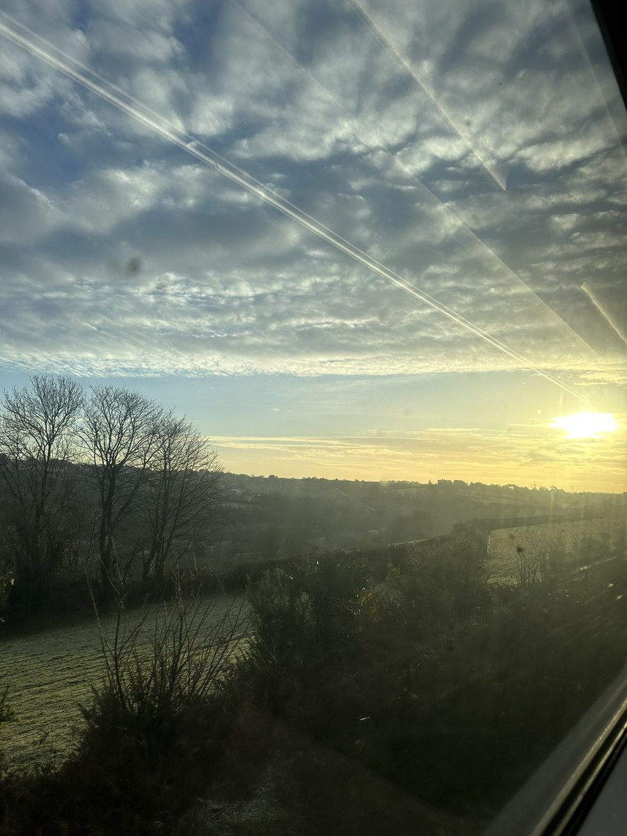 Love my little work trips to Totnes 😍
The sky was on fire this morning 🌅
Such a beautiful day in Devon ☀️ ☀️
#Totnes #Devon #Riverdart #Sunrise