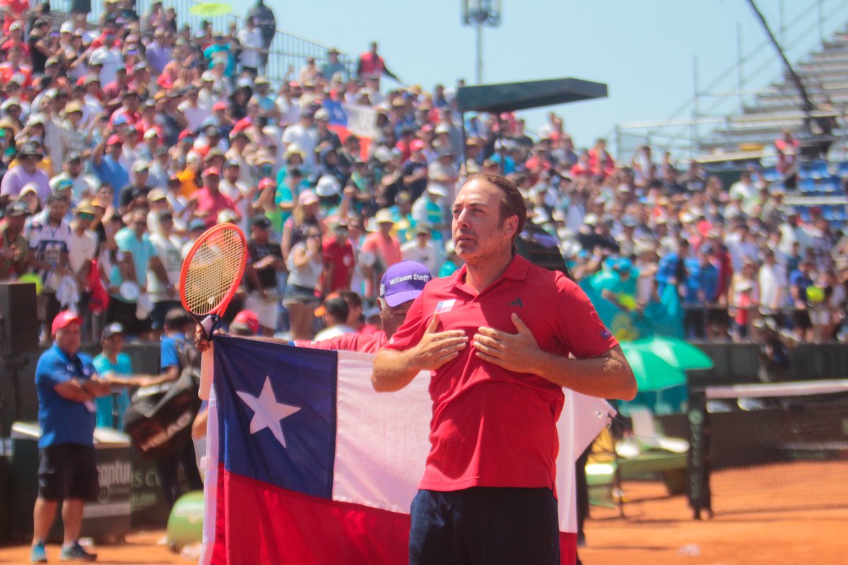 massunico's tweet photo. Al Grupo Mundial!!! 🇨🇱💪🏻🎾Feliz de estar devuelta después de 4 años!!! Gracias a este gran equipo por toda su entrega y a la gente que nos apoyo este fin de semana!!!🙏🏻❤️ @DavisCupFinals @CopaDavis @Ftch_oficial https://t.co/ldjh75XdKk