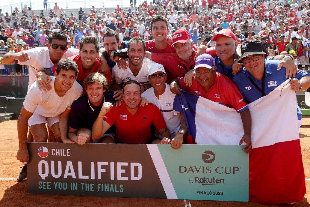 massunico's tweet photo. Al Grupo Mundial!!! 🇨🇱💪🏻🎾Feliz de estar devuelta después de 4 años!!! Gracias a este gran equipo por toda su entrega y a la gente que nos apoyo este fin de semana!!!🙏🏻❤️ @DavisCupFinals @CopaDavis @Ftch_oficial https://t.co/ldjh75XdKk