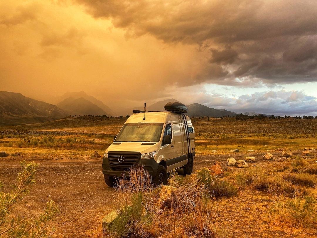 aluminess's tweet photo. Always chasing after the next adventure. 🌄🌅
.
#overland #overlandrigs #overlandvans #offroadvans #offroadcampers #camper #campervan #adventureawaits #adventure #explore #exploremore #adventurevan https://t.co/RszcL3JywI