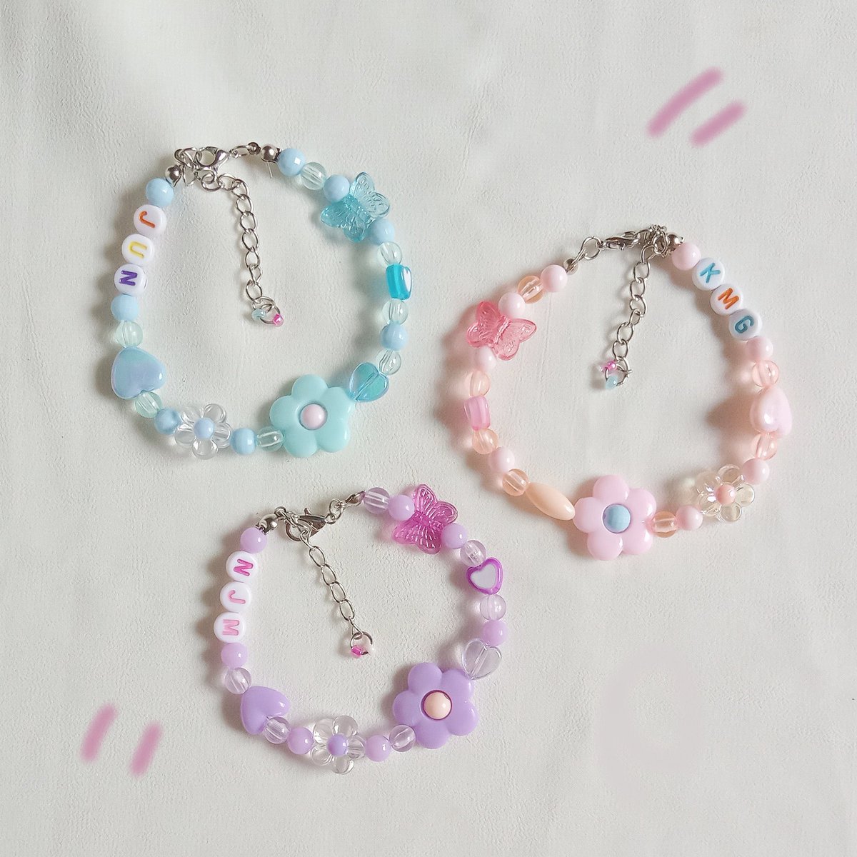 caratstalk's tweet photo. [17s] halooo jadi aku mau open po bracelet gemes lagi nihh, ada warna baru juga lohh kalo ada yang mau drop @ aja ya thank you  ᵕ̈
@/peachuqii https://t.co/ATuk3UtDXa