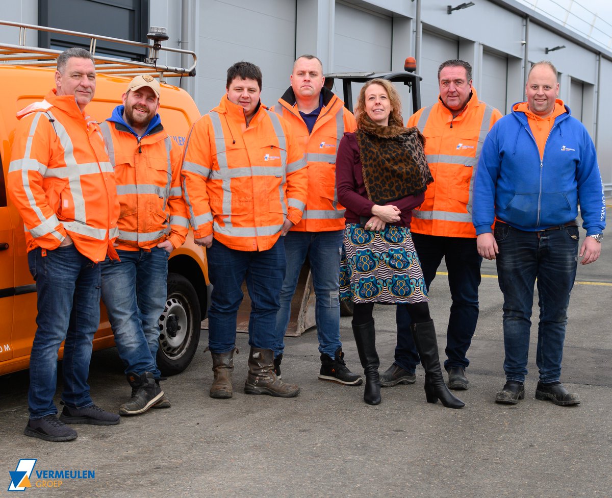 Met vertegenwoordigers van 7 verschillende afdelingen binnen Vermeulen Groep hebben wij een 𝙋𝙑𝙏-𝙑𝙚𝙞𝙡𝙞𝙜𝙝𝙚𝙞𝙙𝙨𝙩𝙚𝙖𝙢 opgericht met maar één doel: de belangen behartigen van ons personeel in het kader van veiligheid en gezondheid. #veiligwerken #vermeulengroep