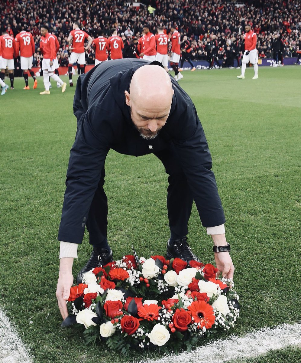 Forever in our memories and hearts 🌹

#FlowersOfManchester