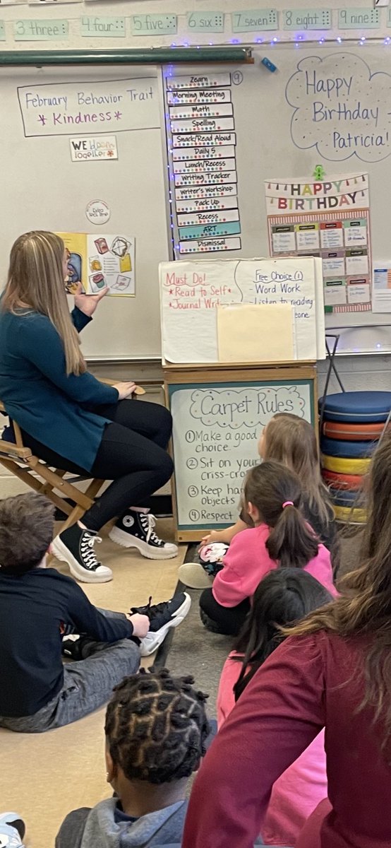 MrsBozinovski's tweet photo. All eyes on Miss Loralai as she reads a book to Mrs. Chamber’s class! It’s so wonderful to see her in action! Way to go! @FraserSchools #futureteacher #fieldplacement https://t.co/h08eFsgqAt