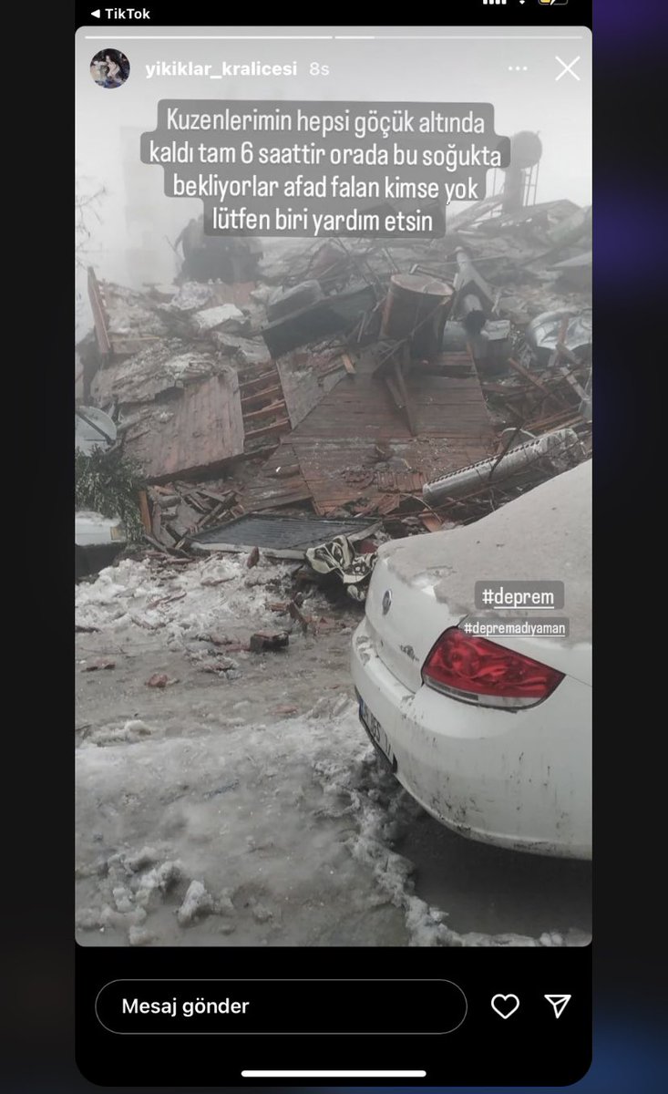 YAŞADIĞI İLÇEYİ ÖĞRENDİK ARKADAŞINDAN ADIYAMAN BESNIDE YIKILAN BIR BİNANIN İÇİNDE OLABİLİR GÖREN RTLESIN ADIYAMAN BESNİ ADI GÜLŞEN ARKADAŞIMIZIN SABAH HIKAYE ATTIĞINI DA ÖĞRENDİK KUZENLERİ HEP ENKAZ ALTINDAYMIŞ LÜTFEN YARDIM  #deprem #ADIYAMAN #adiyamandeprem