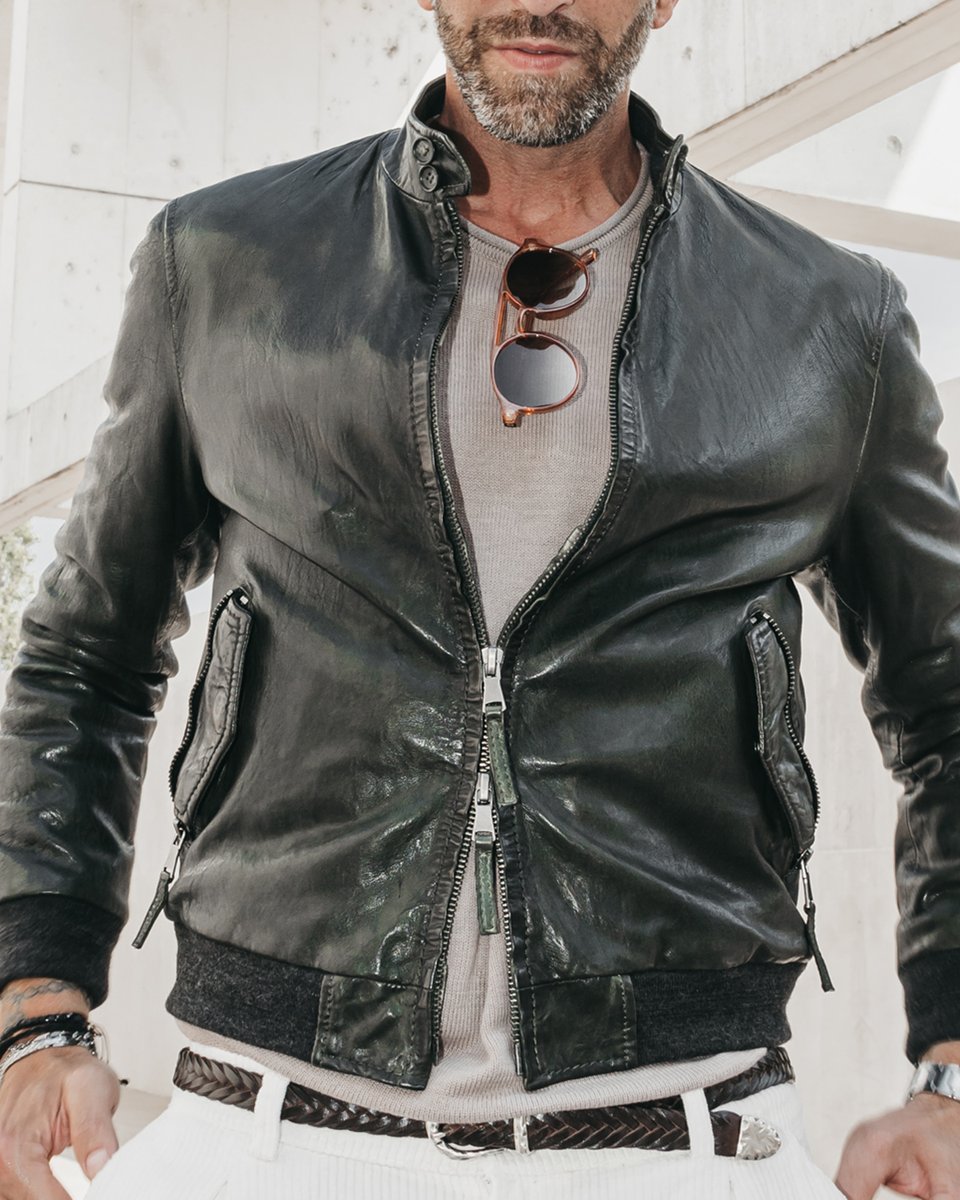 SwissFashionAG's tweet image. Elevate your style game with our fashion-forward leather jackets.
THE JACK LEATHERS

#thejackleathers #leatherjackets #leathercollection #agency #casualwear #menswear #switzerland