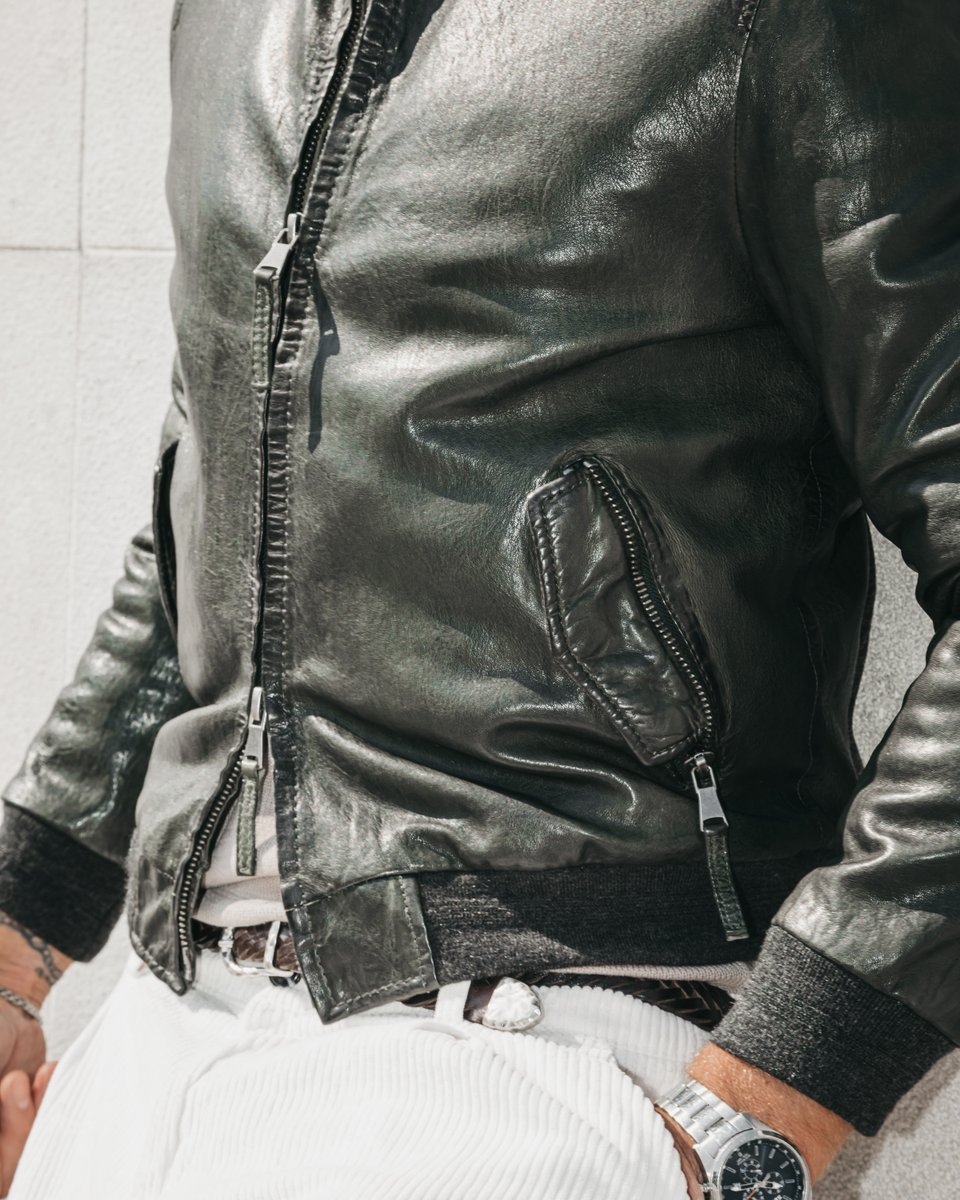 SwissFashionAG's tweet image. Elevate your style game with our fashion-forward leather jackets.
THE JACK LEATHERS

#thejackleathers #leatherjackets #leathercollection #agency #casualwear #menswear #switzerland