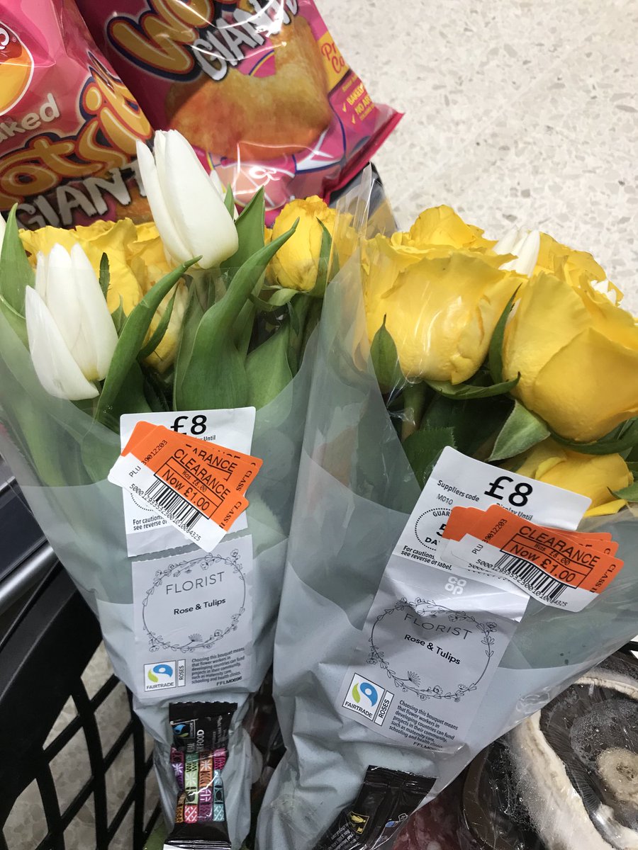 aroundin8's tweet photo. A few of my #bargains of the week ! #Saving over 80% off at the @coopuk on Fresh Flowers & Italian Cold Meat Platters & over 70% off a big French #Vacherin #Cheese down from £12 to £3.87 at @marksandspencer ! #yellowlabels #eatingoutofdate #foodwaste #togoodtogo https://t.co/kdsYsdC7tp