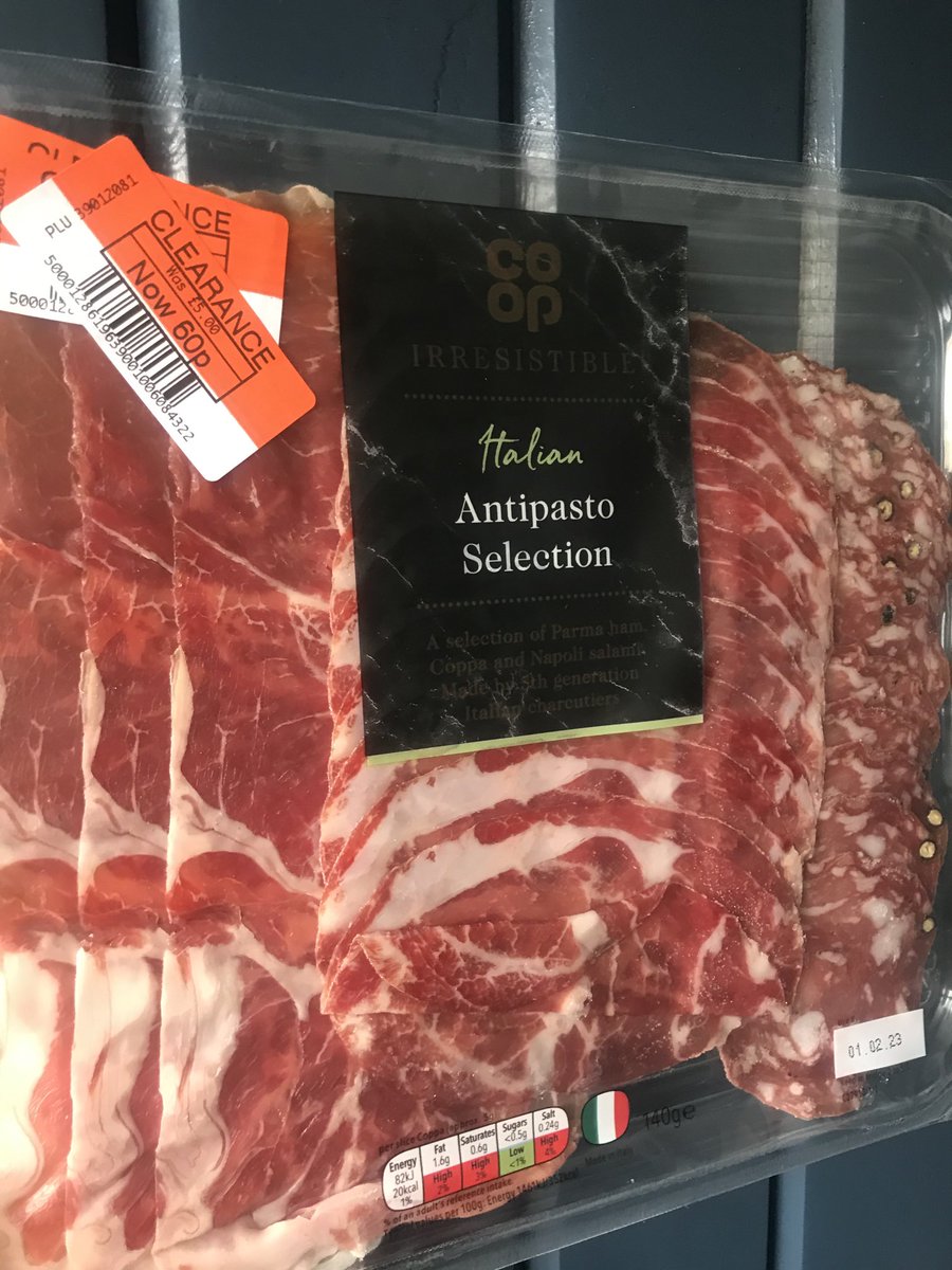 aroundin8's tweet photo. A few of my #bargains of the week ! #Saving over 80% off at the @coopuk on Fresh Flowers & Italian Cold Meat Platters & over 70% off a big French #Vacherin #Cheese down from £12 to £3.87 at @marksandspencer ! #yellowlabels #eatingoutofdate #foodwaste #togoodtogo https://t.co/kdsYsdC7tp