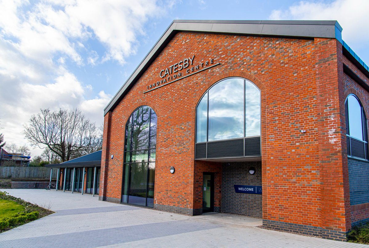 CatesbyProjects's tweet photo. Swipe for lights! 💡
⛅➡️🌙
#CatesbyProjects #CatesbyInnovationCentre #CARIC #CatesbyPark #Lights #New #Sign #Home https://t.co/loJZd4GjDj