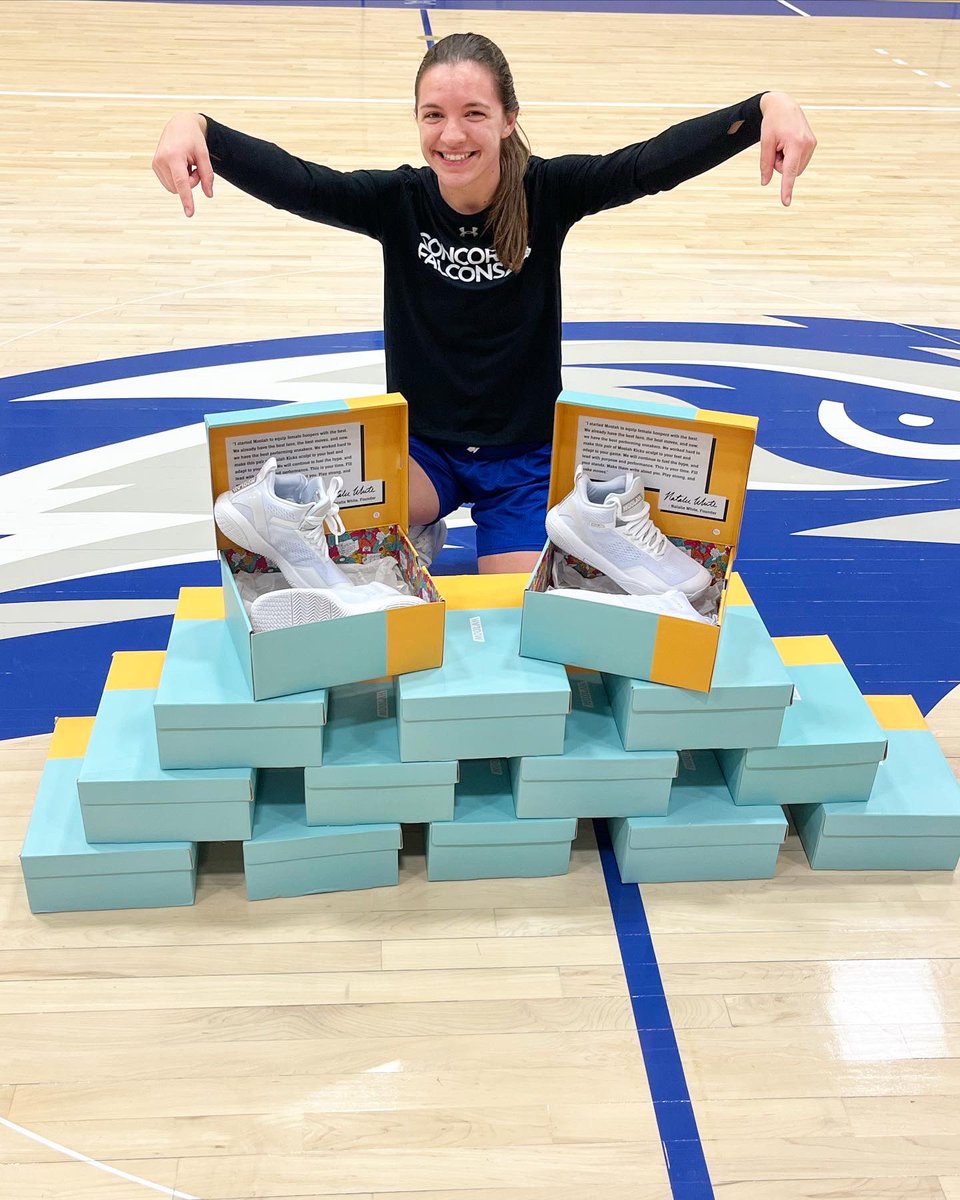 CUWWBB's tweet photo. We love our @moolahkicks
Thank you to Moolah Kicks for sending us these awesome shoes!
Congrats to our very own Junior Maddie Taubenheim on being apart of their team as the Community Champion keep up the good work 💪🏼🏀
#moolahkicks #bballshoesmadeforwomen
#GoFalcons https://t.co/hZpvppwbce