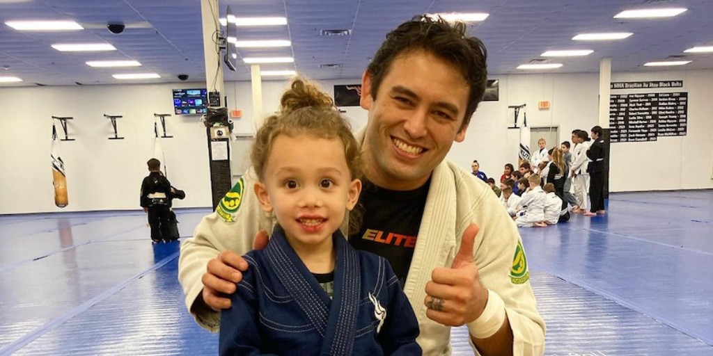 EliteMMAtx's tweet photo. Congrats to Braxton for flyin' through the ranks! 😎 🥋 https://t.co/C8jP9IeuW8