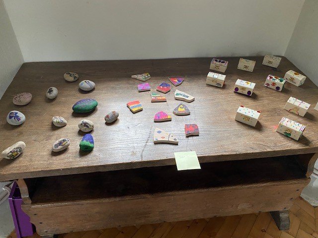 SappertonSchl's tweet photo. We had a wonderful day on Friday when @bptewkesbury visited our school. The children created some amazing treasure chest and prayer pebbles. We even celebrated with a Candlemas service at St Kenelms in the afternoon. @TheCCT https://t.co/1xuxqLQWp1