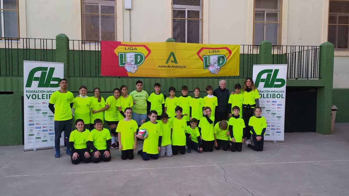 DAVb_FAVb's tweet photo. Fotos:
@ColegioAltaduna
@CEIPBlasInfante
#CEIPelquemadero
#arbitrosvoleyalmeria
@FAVB_
@DeporteAND
@AndaluciaJunta
#VOLEYLED2023 https://t.co/pGCBkZ6jpK