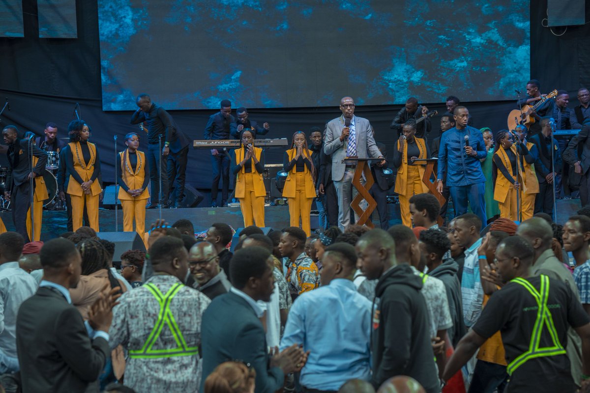 RUGIRAP's tweet photo. We thank #God for the hundreds of #souls that came to #Christ during the #RwandaRevivalConference. It was the greatest miracle! @Manifest_Rwanda @Phanerookampala @IGIHE @Inyarwandacom https://t.co/tqqMi1jpIO