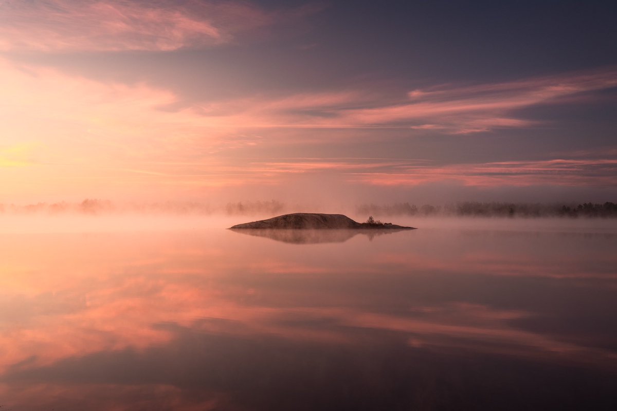 teagansnaps's tweet image. A couple pieces around the chain