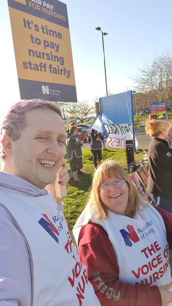 Today I'm striking to support fair pay for nursing!!!

#RCNStrikes
#FairPayforNursing
@hev1967 @theRCN