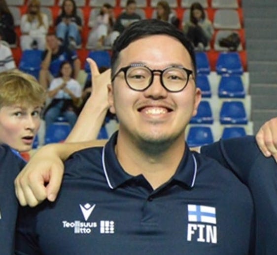 FinnVolleyBall's tweet photo. Singaporelainen Daryl Tay on Suomen alle 17-vuotiaiden tyttöjen uusi päävalmentaja. Tay vastaa joukkueen päävalmentajuudesta huhtikuussa pelattavan 2. karsinturnauksen valmistautumisvaiheessa, itse turnauksessa sekä mahdollisen EM-lopputurnauksen suhteen.

https://t.co/H0vfzhyqRi https://t.co/kp7Z2ALvcr