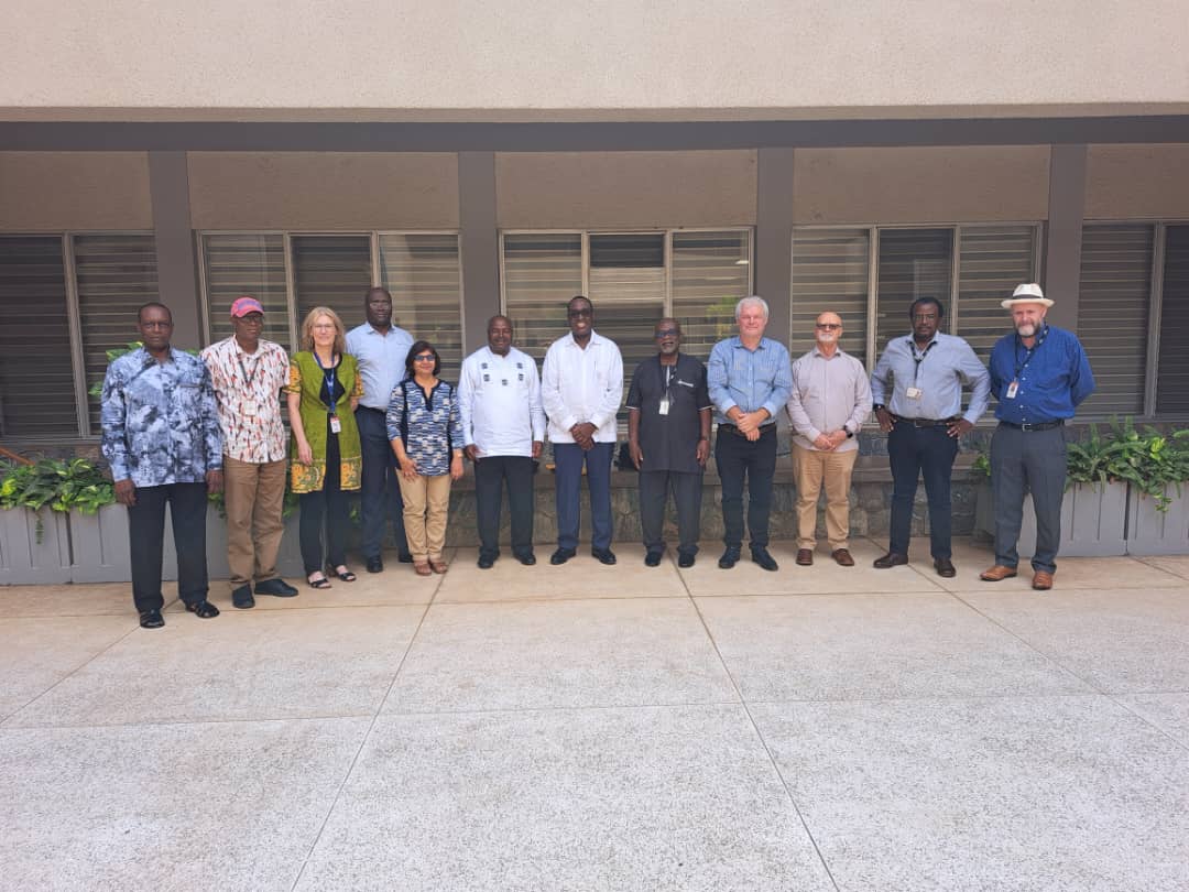 IITA_CGIAR's tweet photo. IITA welcomes our new Director General, @simeonehui, as he tours the IITA-@CGIAR headquarters and facilities in Nigeria. The 2-day visit is part of a familiarization exercise to meet with Directors and management team.
.
#IITAnewDG #OneCGIAR #IITAresearch https://t.co/oXcUa0YkWP