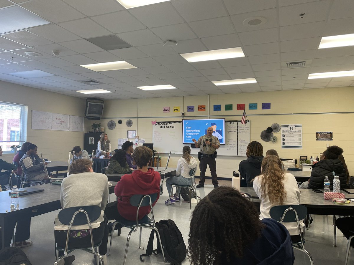 HickoryRidgeHS's tweet photo. Deputy Wilson was the guest speaker in Ms. Clouse’s Health Science 1 class this morning speaking on first responder/emergency care. @CabCoSchools @CTEWorks @CabarrusCTE #ccsrise https://t.co/8Dnx4275ha