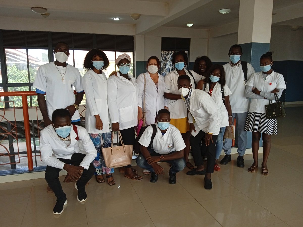 PeresYudeisi's tweet photo. Hoy nuestro Hospital Principal Militar de Guinea Bissau recibe el nuevo grupo de internos en la rotación de pediatría,se da bienvenida ,orientaciones e intercambio sobre actividades docentes ,así como  educación en el trabajo. @CubacooperaGb @ArgudinMilagros @cubaengb https://t.co/XqTkmvKMWv