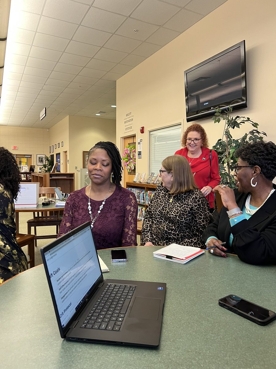 PECBibbCounty's tweet photo. @BibbSchools #engaged2learn #LeadHERS Bibb Board Members actively supporting the work! Dr. Lisa Garrett-Boyd part of the strategic planning process. https://t.co/0Jt6WCM7FZ