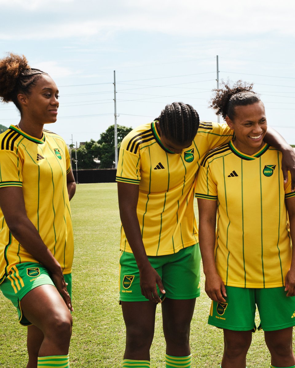Mamita santa el nuevo uniforme de Jamaica... 😍🔥
