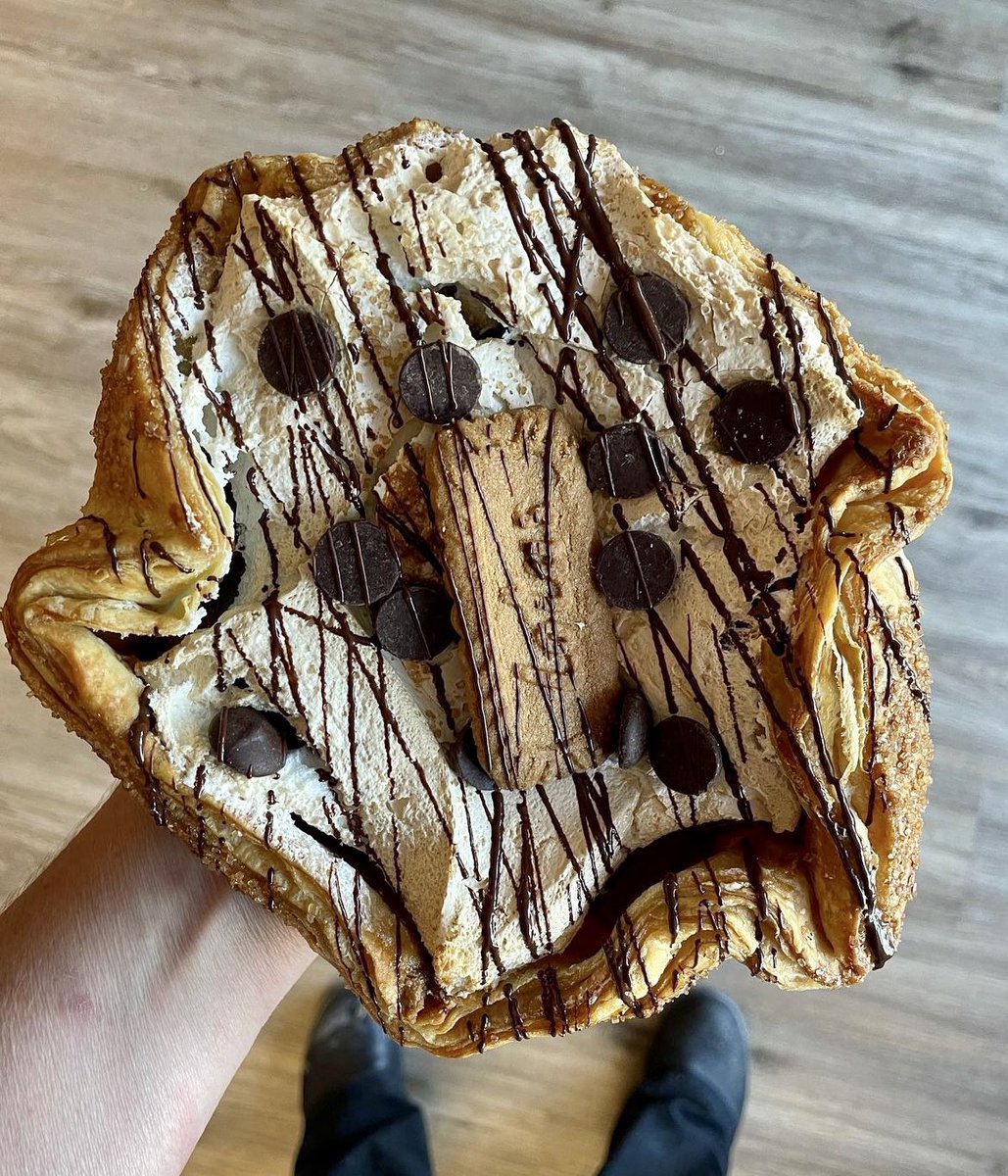 OMG! They went to Deb’s! ♥️

Tell them you love them with a S’mores Galette! 🥰

#artisan #baked #smores #valentines #pastry #food #love #onthetable #f52grams #thebakefeed #feedfeed #diamonds #smalltown #bakery #frederickeats #frederickfoodie #middletownmd #bodybydebs