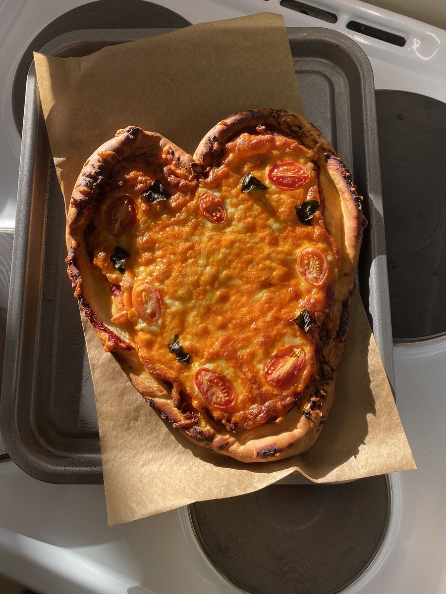 DHFSFoodTech's tweet image. Year 8 group learning about raising agents and gluten formation whilst making wonderful pizzas. Well done Year 8!