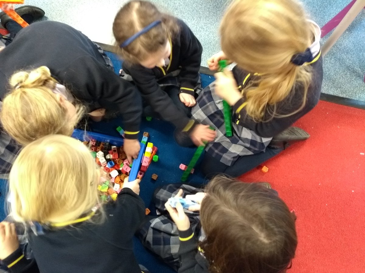 Year1BHGirls's tweet image. It&apos;s #ChildrensMentalHealthWeek and Flamingos are taking part in #CMHWTasking by completing today&apos;s challenge, working as a team to build the best rainbow 🌈