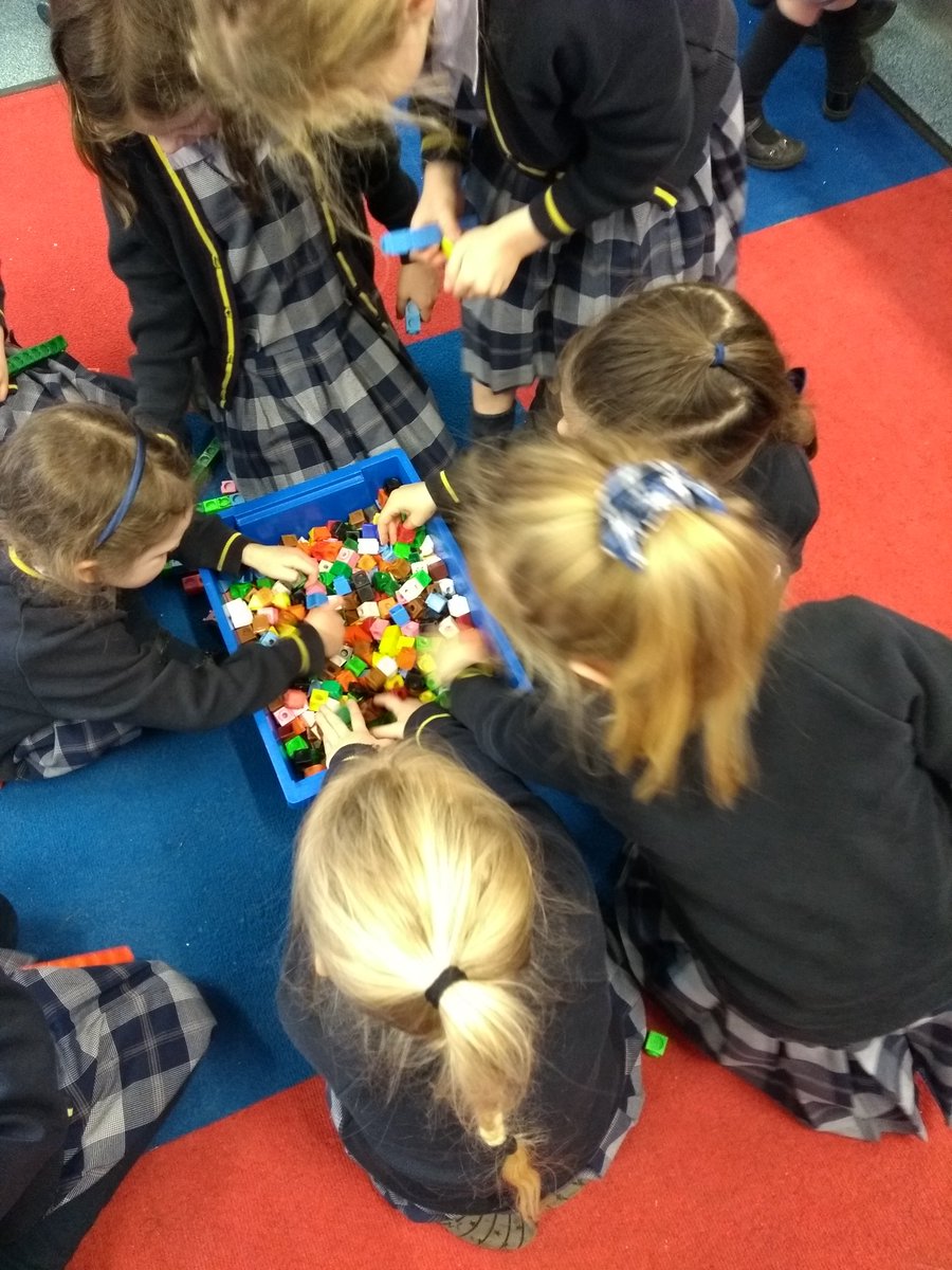 Year1BHGirls's tweet image. It&apos;s #ChildrensMentalHealthWeek and Flamingos are taking part in #CMHWTasking by completing today&apos;s challenge, working as a team to build the best rainbow 🌈