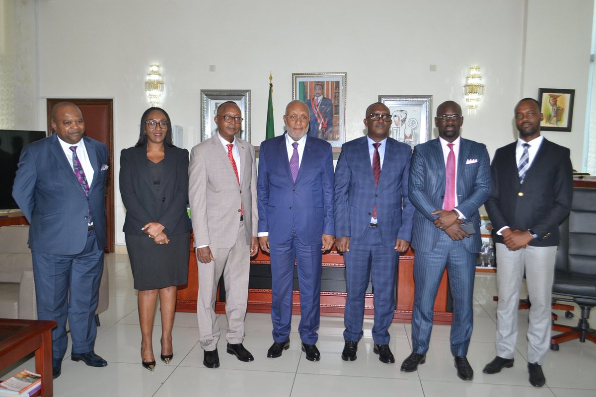 J'ai eu une séance de travail avec Monsieur Obadiah R. BIRARO, Président du groupe Crystal Ventures et sa délégation. 
Nos échanges ont porté sur les avancées de la Zone économique Spéciale de Maloukou.