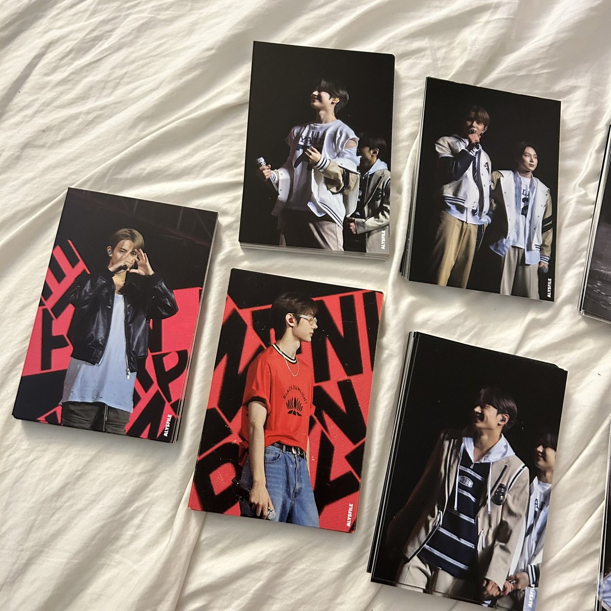 theloveofjimin's tweet photo. hd photos from the concert are now printed ! AAAAAAAAAA PCD IS HITTING ME SO HARD 😭💗

anyways? 1 set giveaway? 🫣 https://t.co/0QSWp1HkO6
