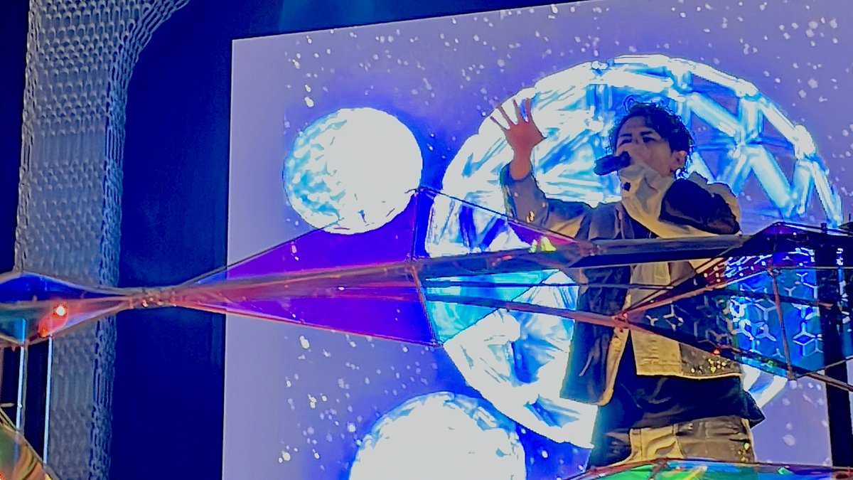 rakuya16bcd's tweet image. ブレの極みから選ばれた綺麗な写真を！
#新宿歌舞伎町あーとの禱り
#CONDENSE