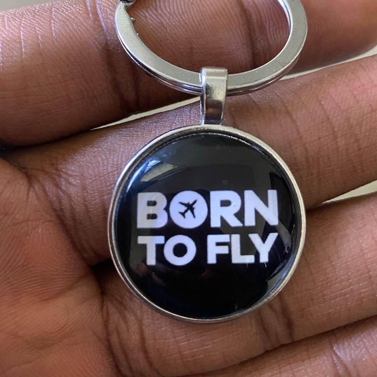 876pilot's tweet image. Grateful to see another year. Even more grateful to fulfill my purpose. 👨🏾‍✈️☀️ 🎉 🎈🙏🏾 #Birthday #BornToFly #Feb6 #GodsPlan