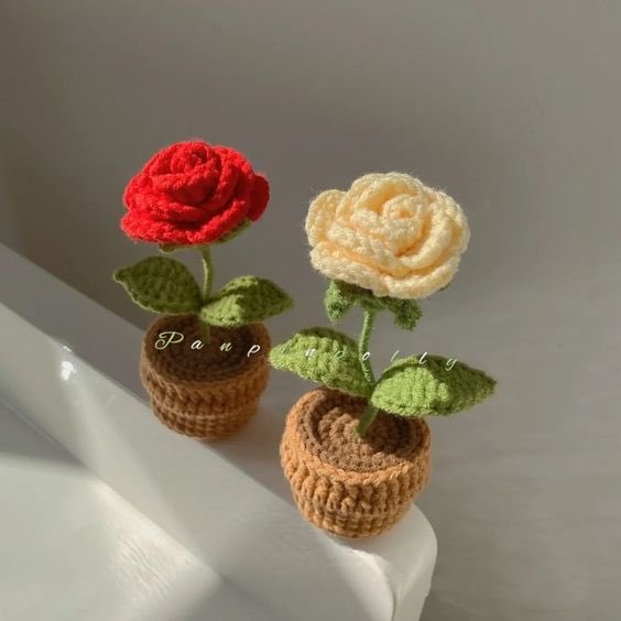 mini crochet flowers