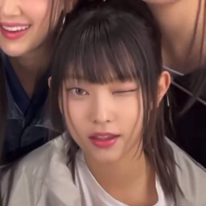 starfess's tweet photo. -guys idolmu bisa ngewink di mata kiri kanan gini gak >____O  https://t.co/SKuCHCrgFV