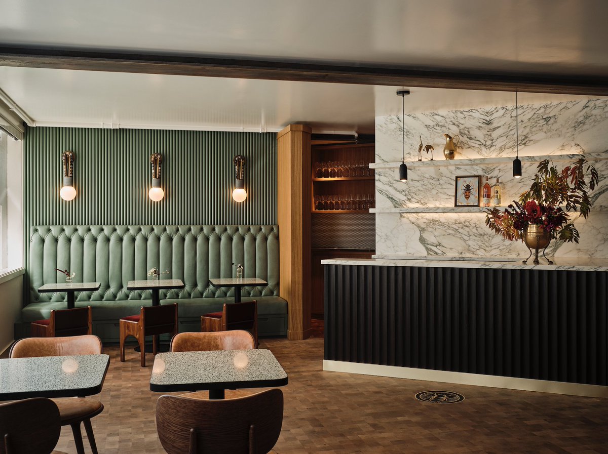 CAHomeandDesign's tweet image. Call it a meeting of the microclimates. Alexander Valley-based Eco Terreno Wines &amp;amp; Vineyard brings a touch of sunny Wine Country to Fog City with its new urban tasting room and Lyon &amp;amp; Swan supper club, now open in San Francisco’s Jackson Square. 

tinyurl.com/4z3ymhuj