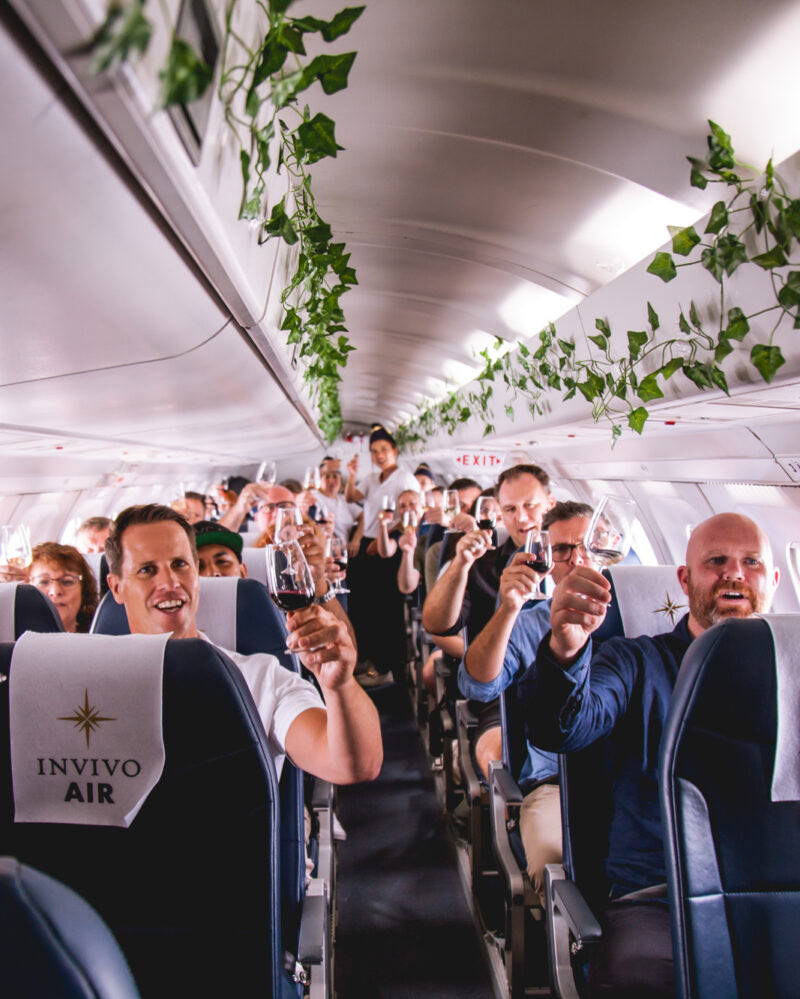LizPalmer_Wine's tweet photo. Invivo Air - the world’s first winery airline embarks on its inaugural flight.…continues at https://t.co/5HdW1QYVFu

#airlinewine #wine #winelovers #travelling #winetasting #winepairing #CloudWine #vineyards #invivoair #invivowines #newzealandwine #nzwine #travelnewzealand https://t.co/74vKEapZ3q