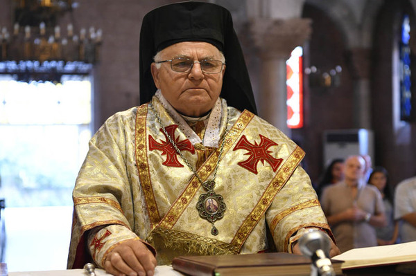 churchinneed's tweet photo. At least one priest was killed when a building collapsed in Aleppo. Melkite Emeritus Archbishop Jean-Clement Jeanbart of Aleppo narrowly escaped death and is in hospital.
#Catholic #CatholicTwitter #CatholicChurch
https://t.co/9HCphFOAjK https://t.co/fbPHYUpSvv