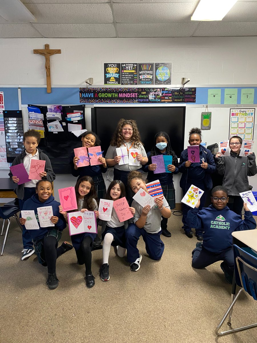 Catholic Academy of Waterbury students in Miss Bohuski's fourth grade class created Valentine's Day cards for veterans at the Veterans Home and Hospital in Rocky Hill! ❤️ 

@CAWaterbury 
catholicacademywaterbury.org
Pre-K3 - Grade 8
#WaterburyCT