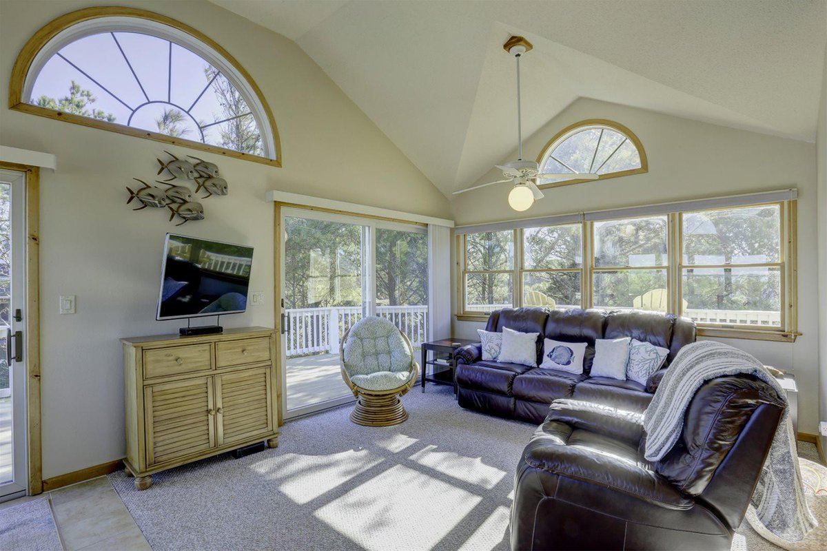 SeasideVacation's tweet photo. ALL DECKED OUT, a 4-bedroom, Outer Banks vacation rental in Nags Head is ready to host your next Outer Banks trip. 
BOOK NOW: https://t.co/vAW8onSXoe
😎 4-Bedroom, Soundside, In Nags head
😎 Private Pool
😎 Gas Grill
😎 Outdoor Shower
#iloveobx #outerbanks #obx #beach #vacation https://t.co/iazGA1eRjH