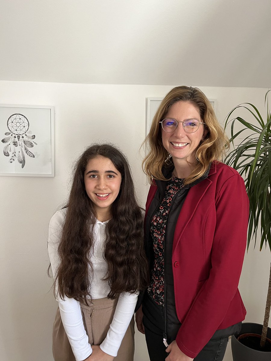 Sabine_Baetzing's tweet photo. Freue mich, dass mich die zwölfjährige Ayler aus #Daaden in diesem Jahr nach Mainz zum #GirlsDay begleiten wird. Die Schülerin der Hermann-Gmeiner #RealschulePlus ist in ihrem jungen Alter schon sonpolitisch interessiert & engagiert, das es eine reine Freude ist. #Girlspower https://t.co/KxE0S0VXoO