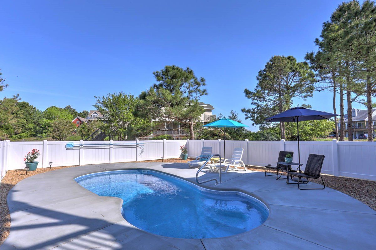SeasideVacation's tweet photo. ALL DECKED OUT, a 4-bedroom, Outer Banks vacation rental in Nags Head is ready to host your next Outer Banks trip. 
BOOK NOW: https://t.co/vAW8onSXoe
😎 4-Bedroom, Soundside, In Nags head
😎 Private Pool
😎 Gas Grill
😎 Outdoor Shower
#iloveobx #outerbanks #obx #beach #vacation https://t.co/iazGA1eRjH