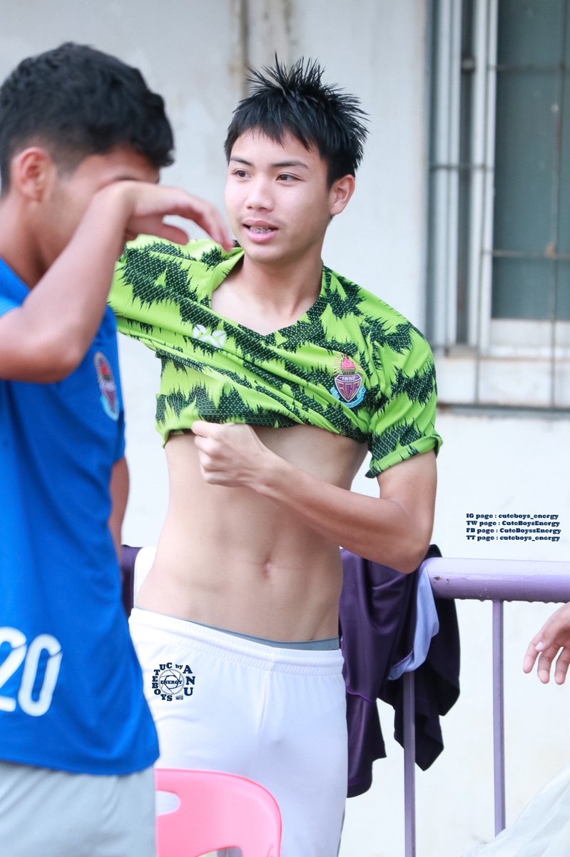 CuteBoysEnergy's tweet photo. ผู้ชายเอว v shape แพ้ผู้ชายทรงนี้ 🥹🥹🥰 ”น้องปั๊บ” @pup_adisorn นักบอลหล่อ U16 จากกรุงเทพคริสเตียนวิทยาลัย💜💛⚽️⚽️⚽️ #cuteboysenergy #cuteboysenergyหวานเจี๊ยบ #ทำไมผู้ชายในชุดกีฬาจึงน่าถ่ายรูป #กรุงเทพคริสเตียนหวานจัง #มวกคัพ2023 💯
#pupads_energy #BCC_Energy https://t.co/QBkGv6Wiwc