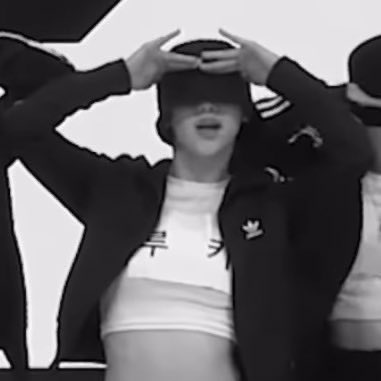 #RUKA and her hat
she’s so cool