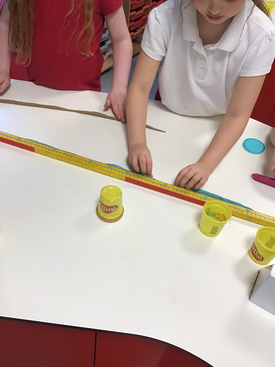 Year 2 were using play dough to find out how the shapes of solid objects can be changed by squashing, bending, twisting and stretching. Look at our next experiment 👀 ⁦<a href="/HGPAMissDuncan/">2ED</a>⁩ #harrowgateacademy #harrowgatestem